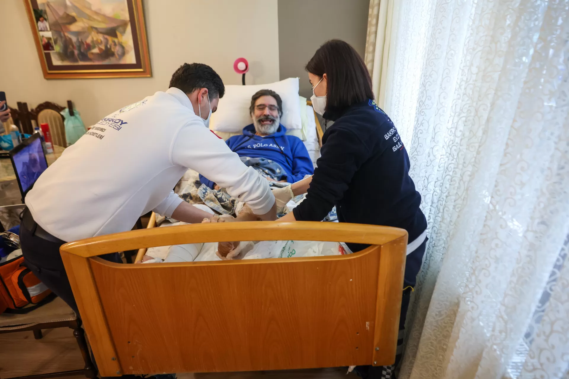 BAKIRKÖYLÜ VATANDAŞLARIN SAĞLIK AYAĞINA GELİYOR