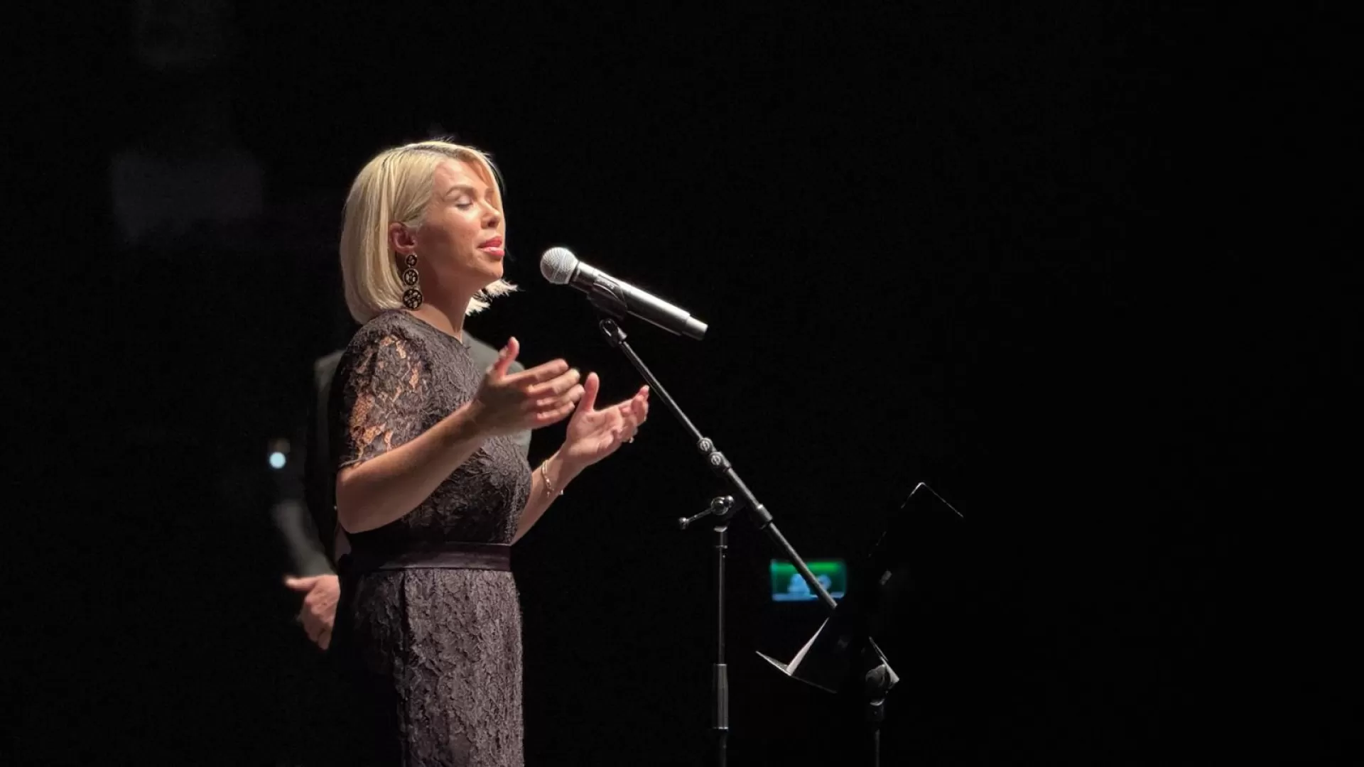 BAKIRKÖY’DE CUMHURİYET COŞKUSU TÜRK HALK MÜZİĞİ KONSERİYLE BAŞLADI