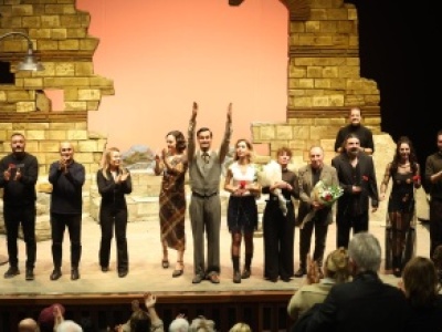 BAKIRKÖY BELEDİYE TİYATROLARI’NDAN “AY TEDİRGİNLİĞİ” GALASI