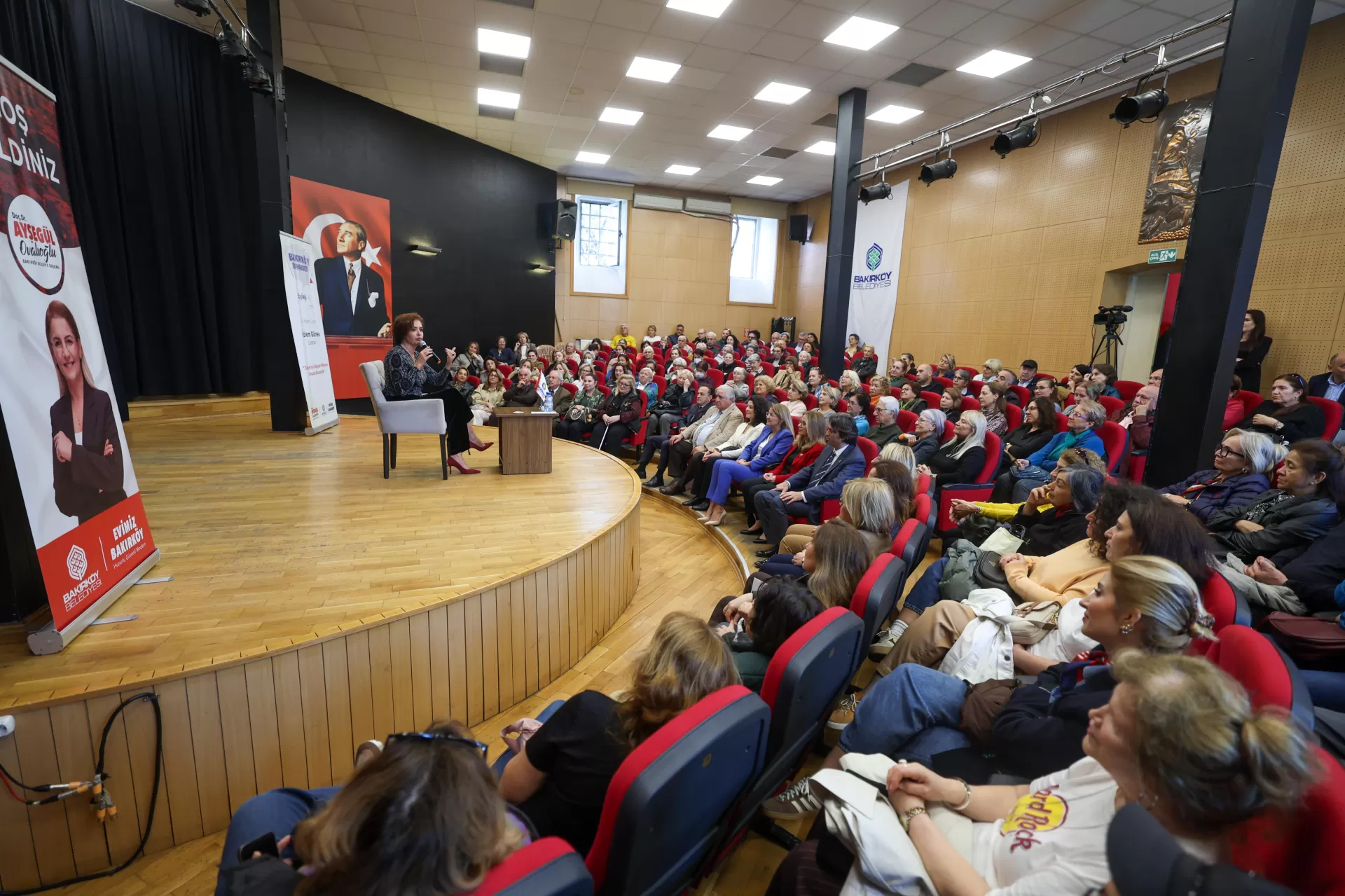 ÖZLEM GÜRSES BAKIRKÖY’DE “UMUDU” KONUŞTU