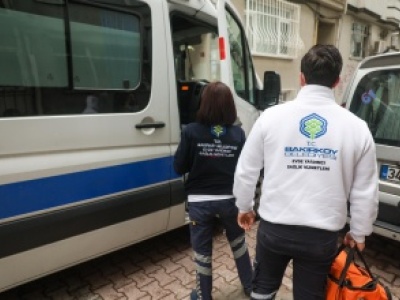 BAKIRKÖYLÜ VATANDAŞLARIN SAĞLIK AYAĞINA GELİYOR