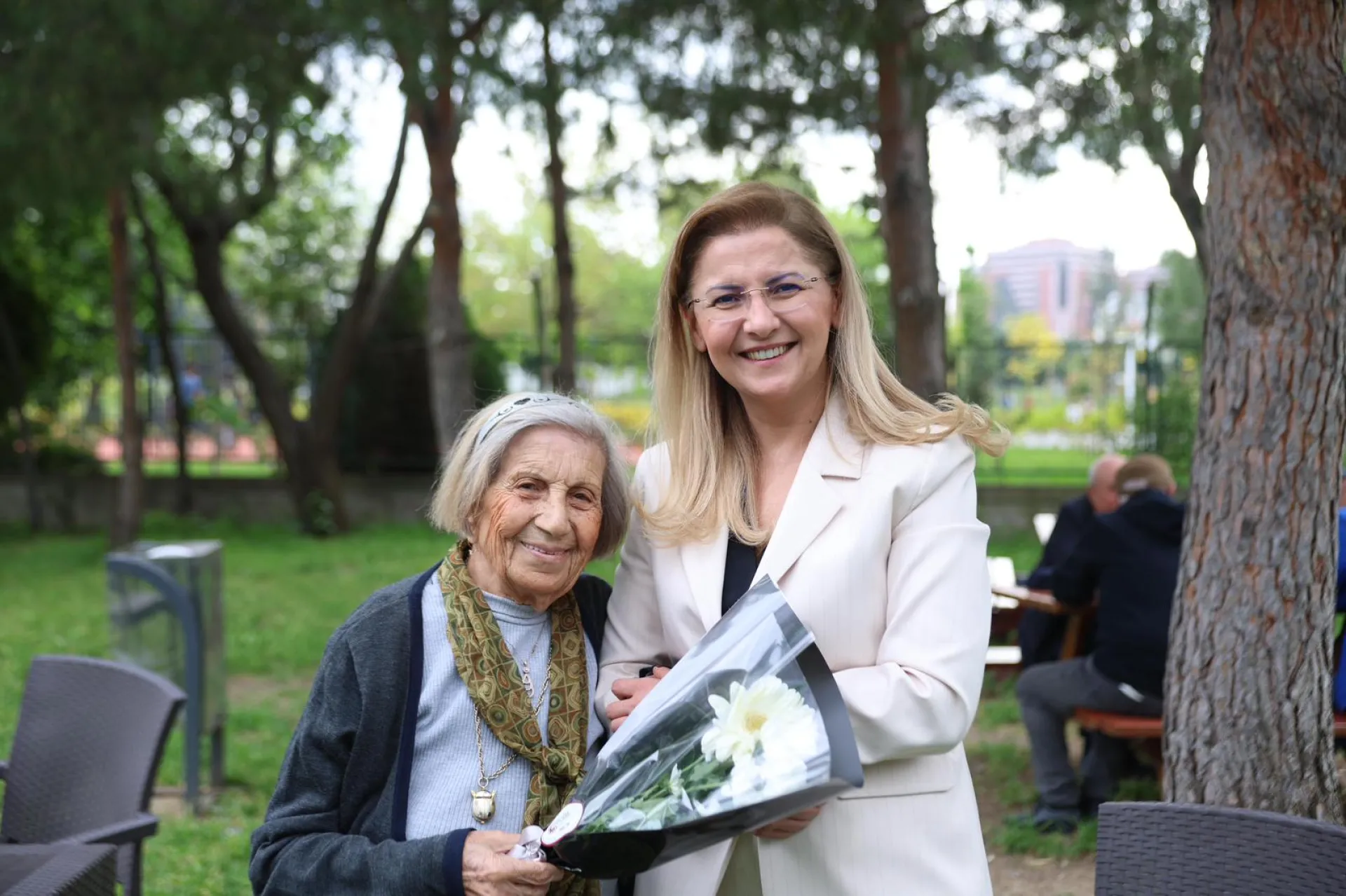 BAKIRKÖY’DE ANNELER GÜNÜ’NDE ÜÇ KUŞAK BİR ARAYA GELDİ