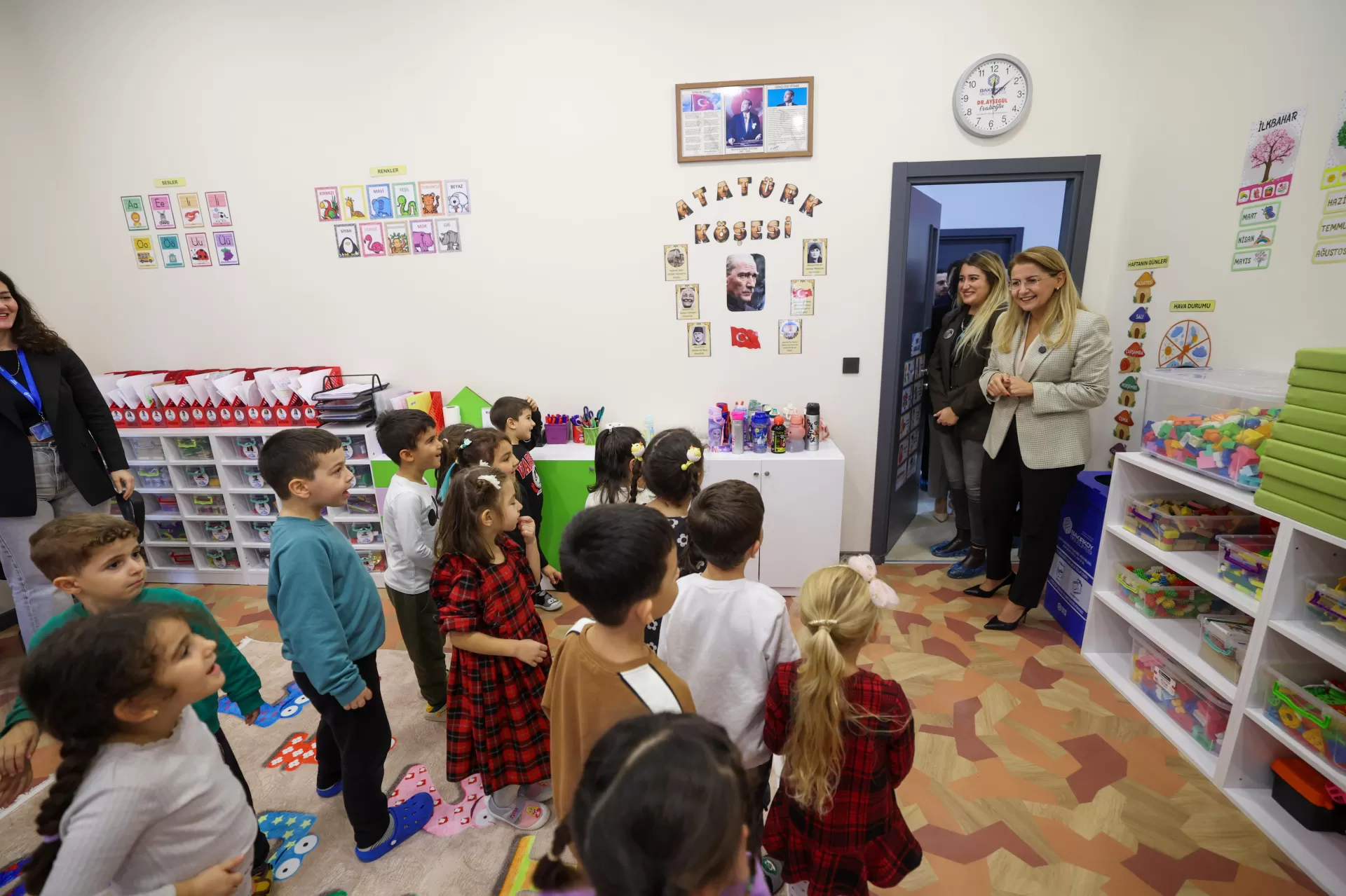 BAKIRKÖY’DE MUZAFFER İZGÜ GÜNDÜZ ÇOCUK BAKIMEVİ AÇILDI