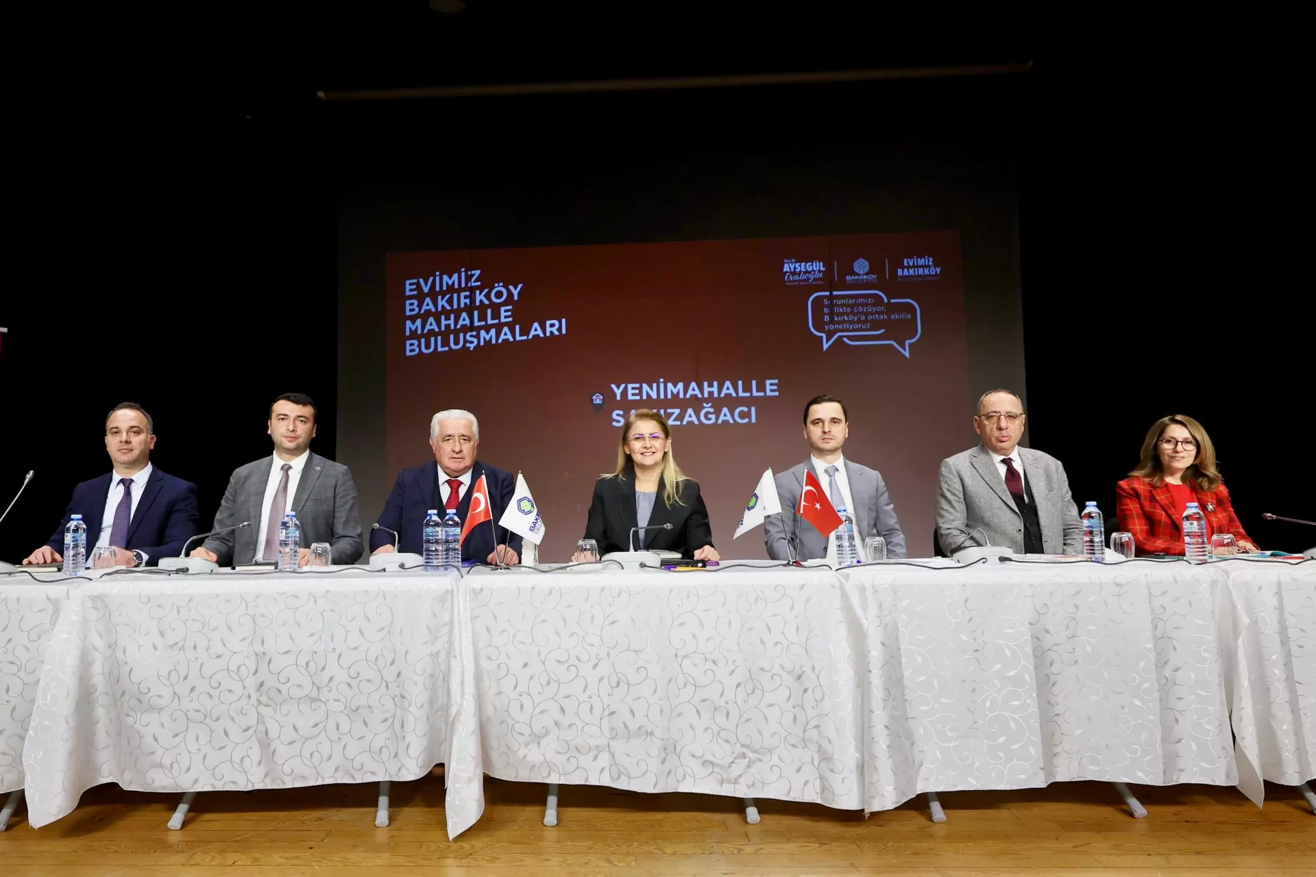 BAŞKAN OVALIOĞLU MAHALLELİLERİN SORUNLARINI DİNLEMEYE DEVAM EDİYOR