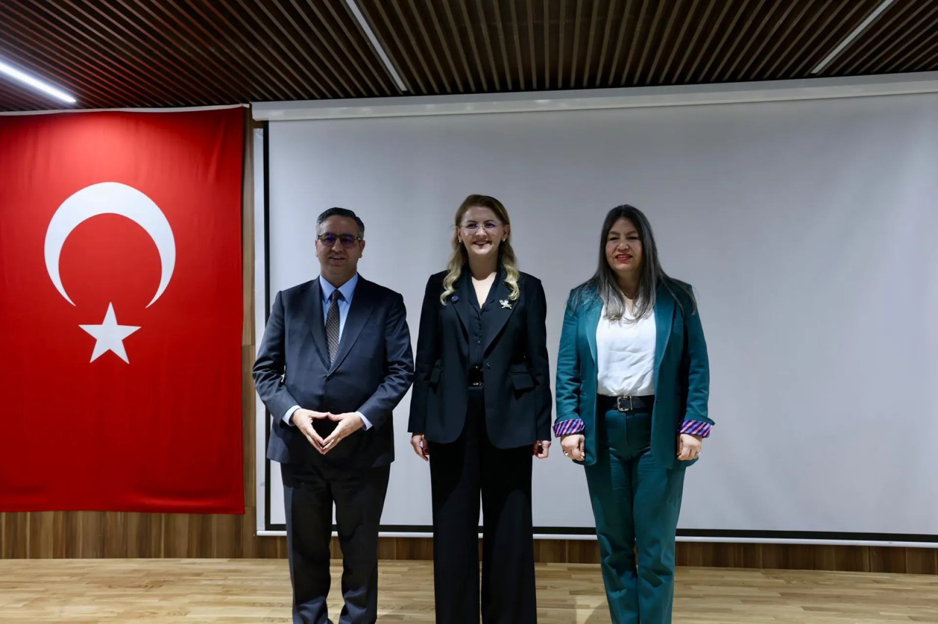 BAKIRKÖY’DE SÜRDÜRÜLEBİLİR ENERJİ VE İKLİM EYLEM PLANI TANITILDI