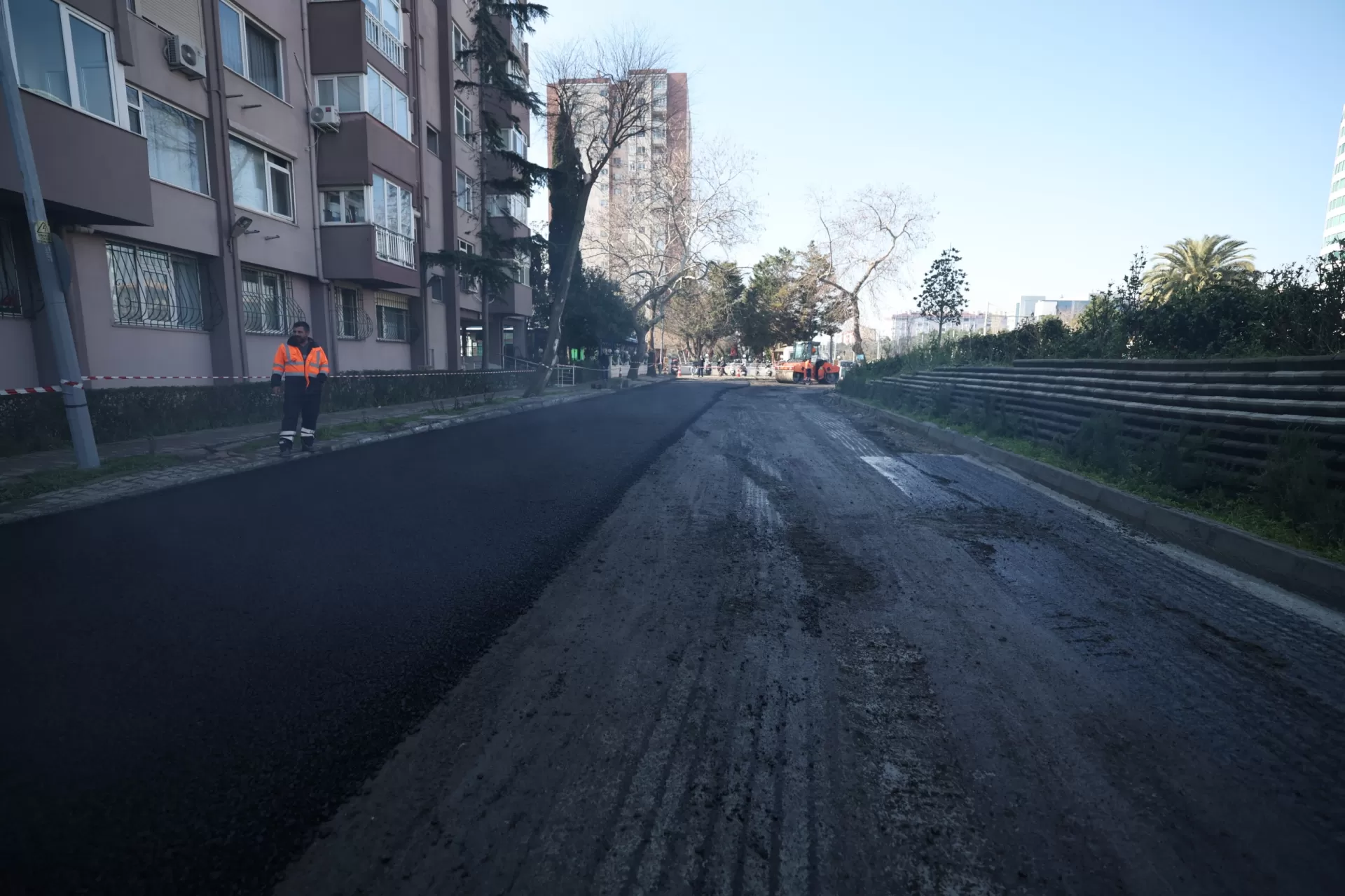 BAKIRKÖY BELEDİYESİ 50 TON ASFALT SERİMİ GERÇEKLEŞTİRDİ
