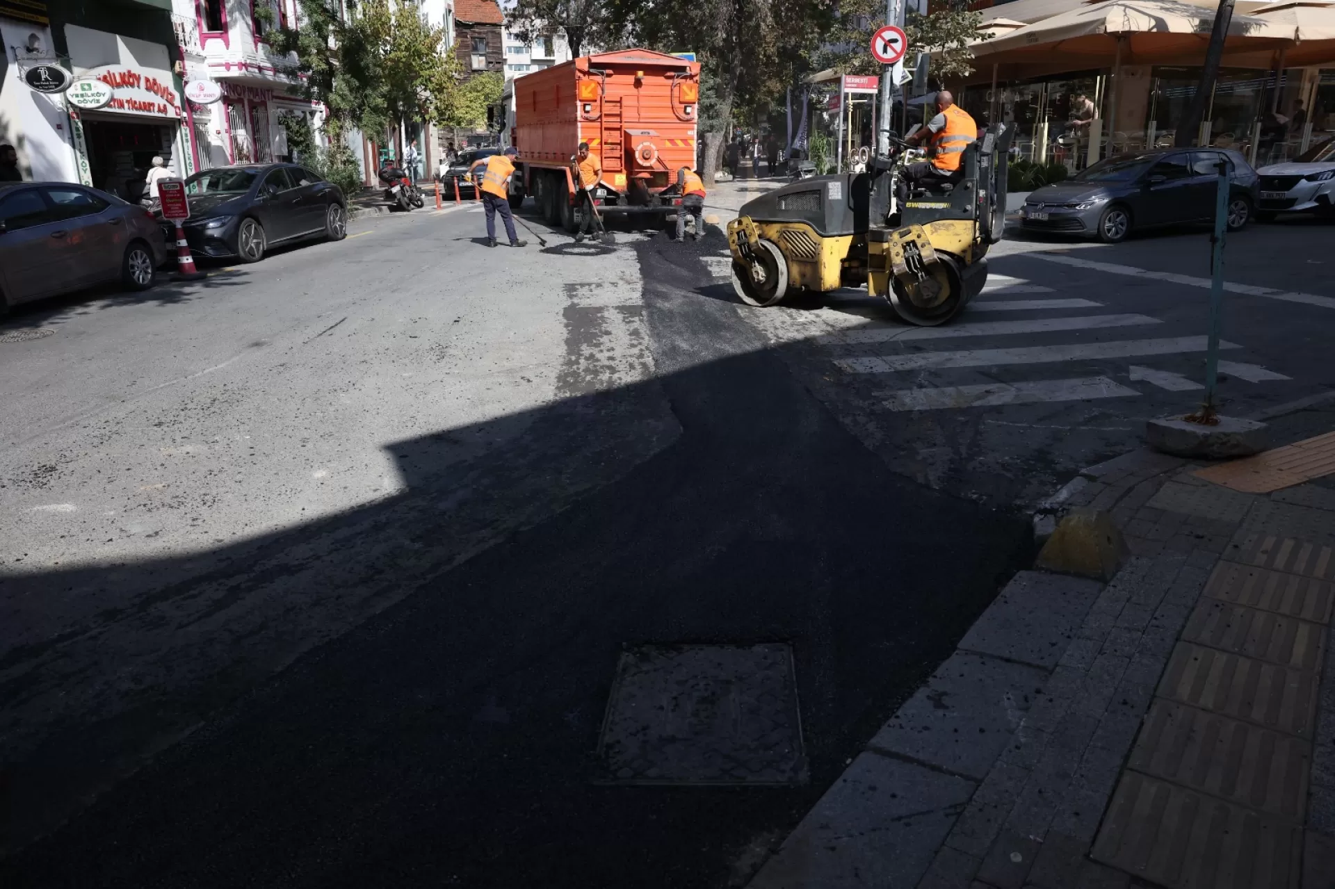 MAHALLELİLER TALEP EDİYOR BAKIRKÖY BELEDİYESİ YAPIYOR