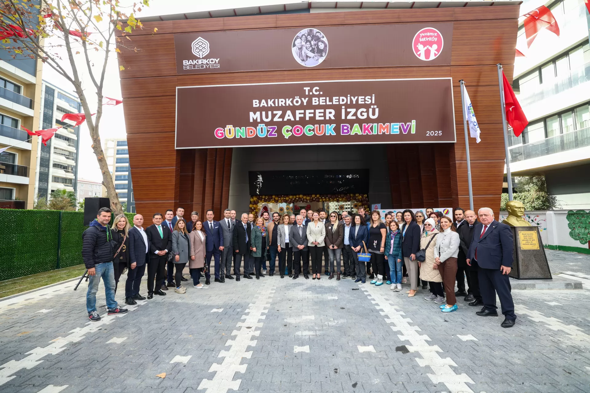 BAKIRKÖY’DE MUZAFFER İZGÜ GÜNDÜZ ÇOCUK BAKIMEVİ AÇILDI