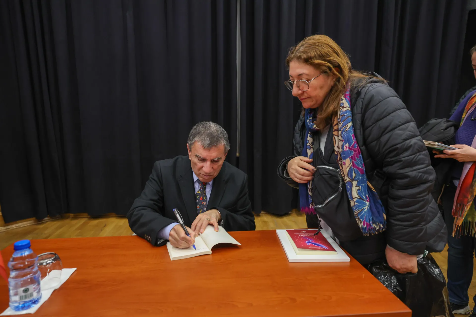 ÜSTÜN DÖKMEN BAKIRKÖYLÜLERLE BULUŞTU