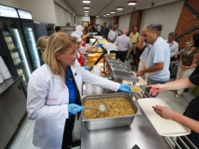 BAKIRKÖY BELEDİYESİ SOSYAL HİZMETLERLE DAYANIŞMAYI BÜYÜTTÜ