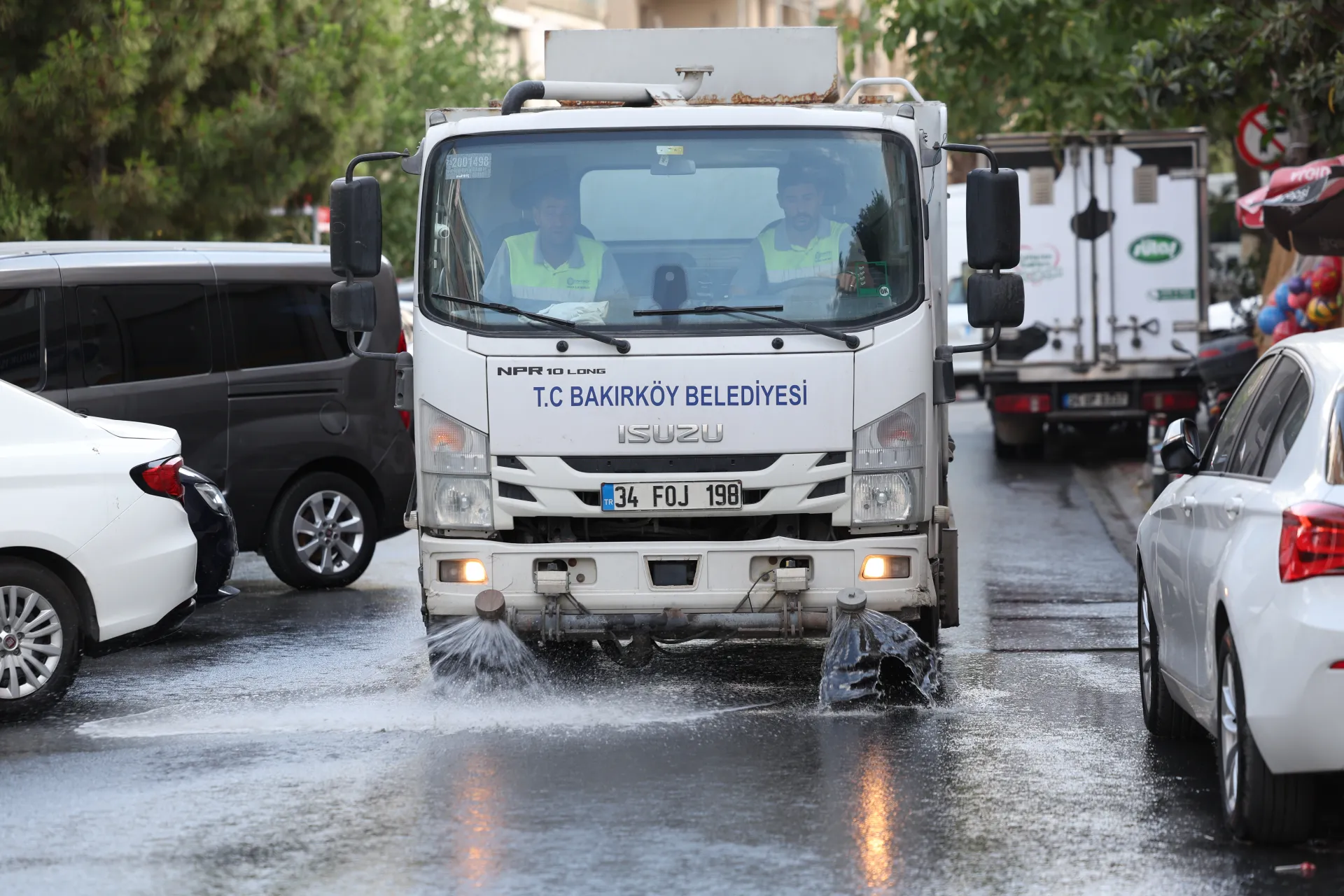 BAKIRKÖY BELEDİYESİ’NDEN TEMİZLİK SEFERBERLİĞİ