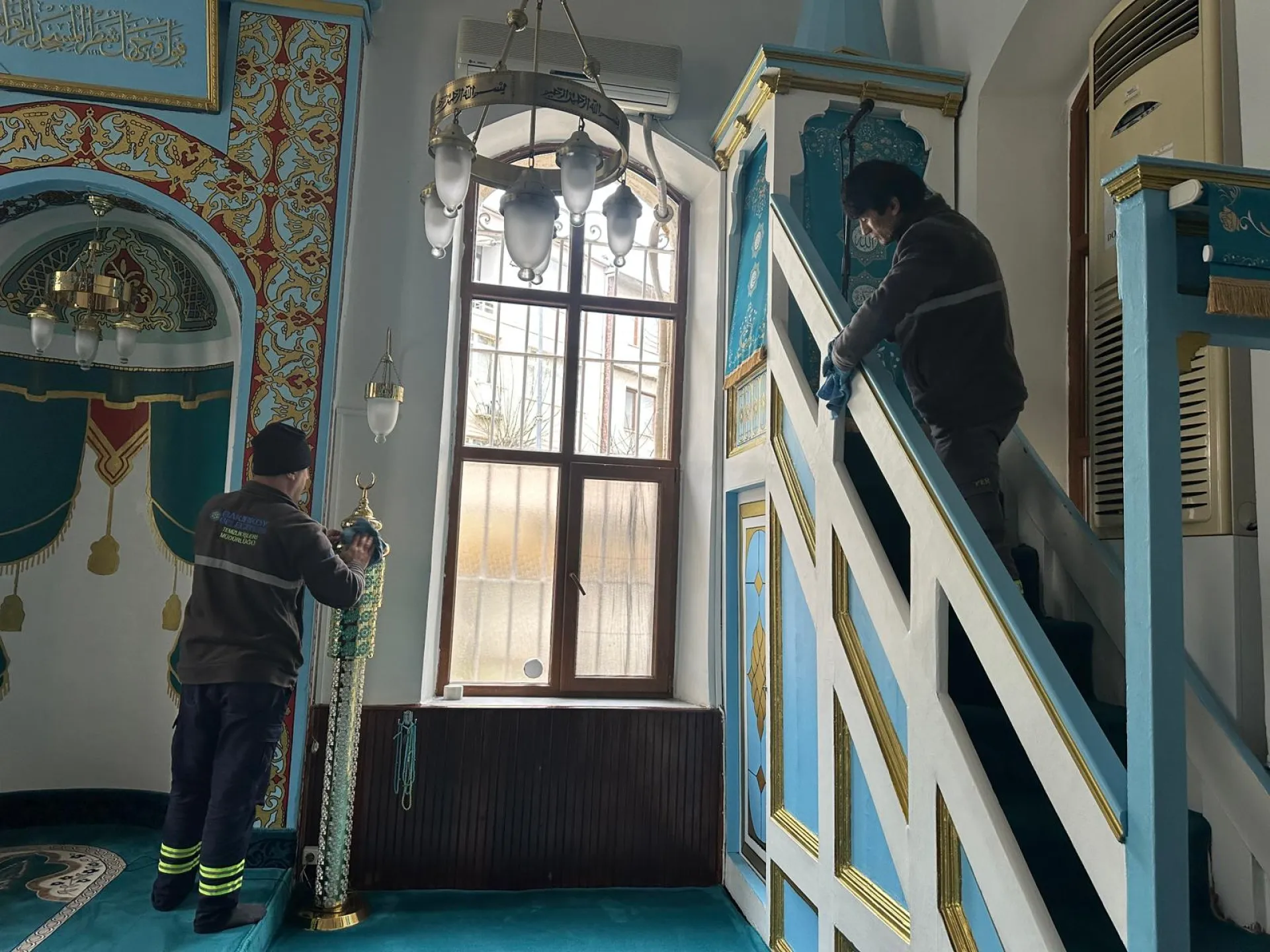 BAKIRKÖY’DE BAYRAM ÖNCESİ TEMİZLİK SEFERBERLİĞİ