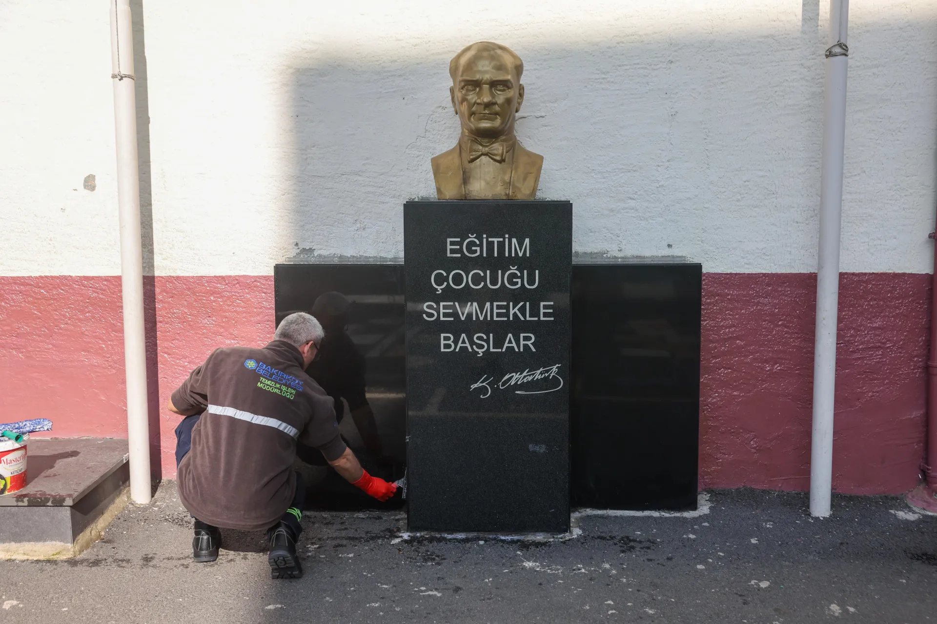 BAKIRKÖY BELEDİYESİ’NDEN TEMİZLİK SEFERBERLİĞİ