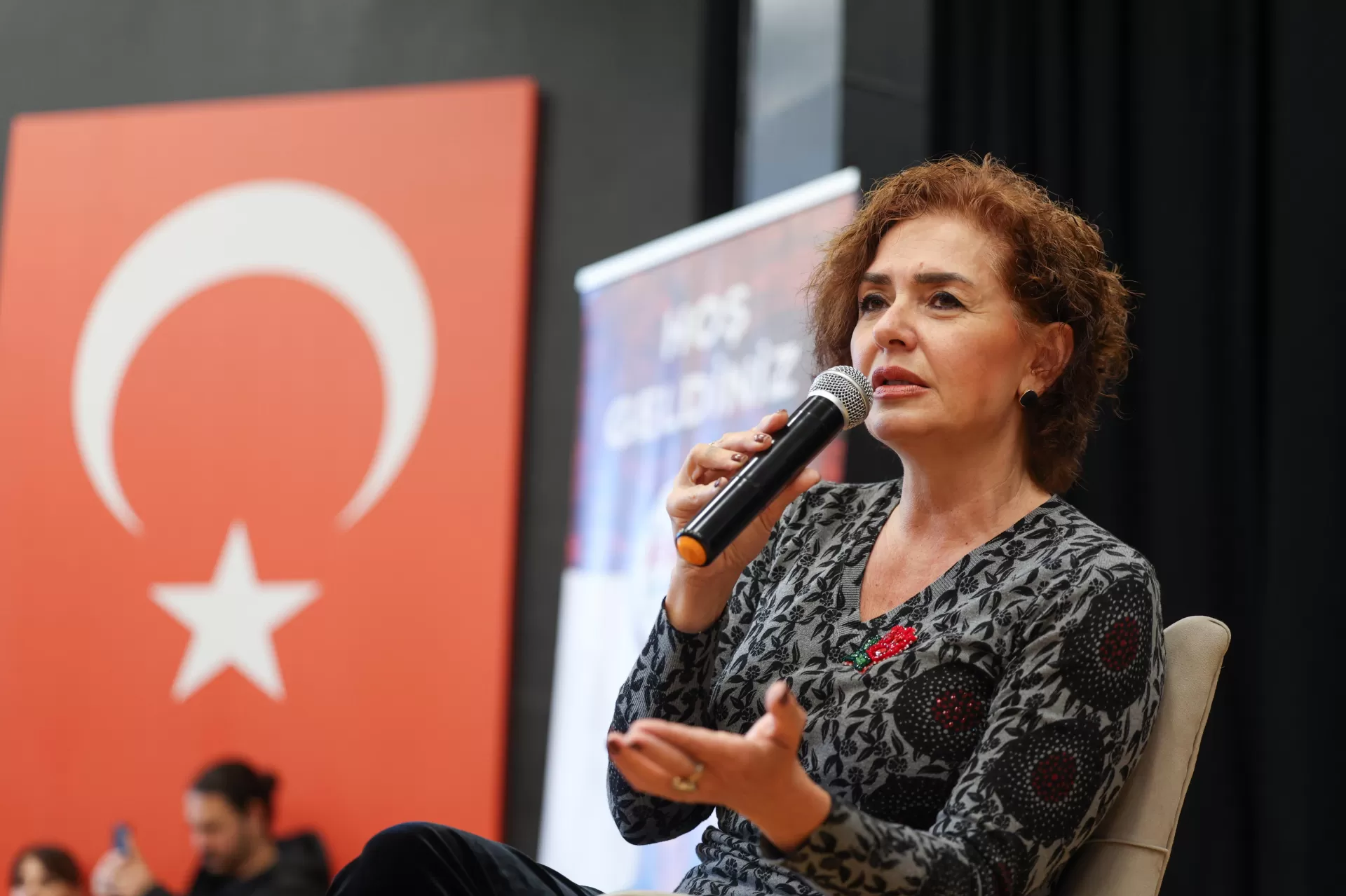 ÖZLEM GÜRSES BAKIRKÖY’DE “UMUDU” KONUŞTU