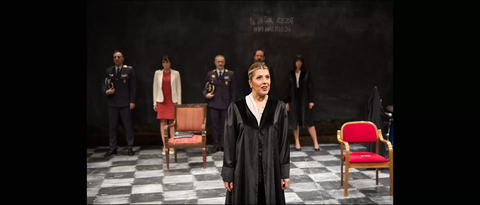 ''Terör'' Oyunu Bakırköy Belediye Tiyatroları Yeni Sezonda Gösterime Başladı