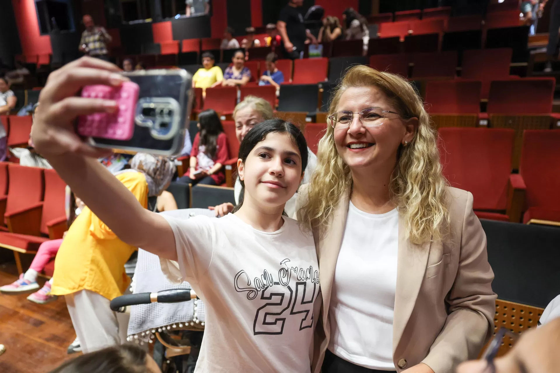 BAKIRKÖY'DE KARNE SEVİNCİ