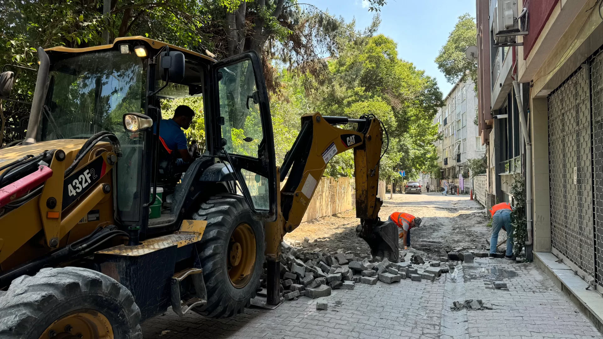 KARTALTEPE CADDESİ YENİLENİYOR