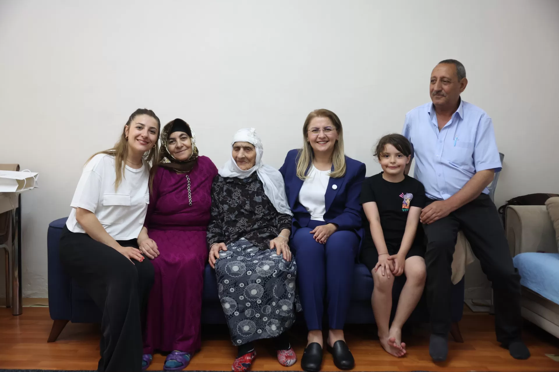 ŞEHİT AİLESİNE BAYRAM ZİYARETİ
