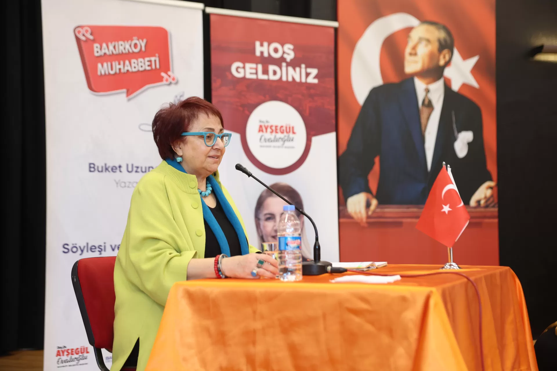YAZAR BUKET UZUNER BAKIRKÖY’DE UNUTULMAYACAK BİR SÖYLEŞİ GERÇEKLEŞTİRDİ