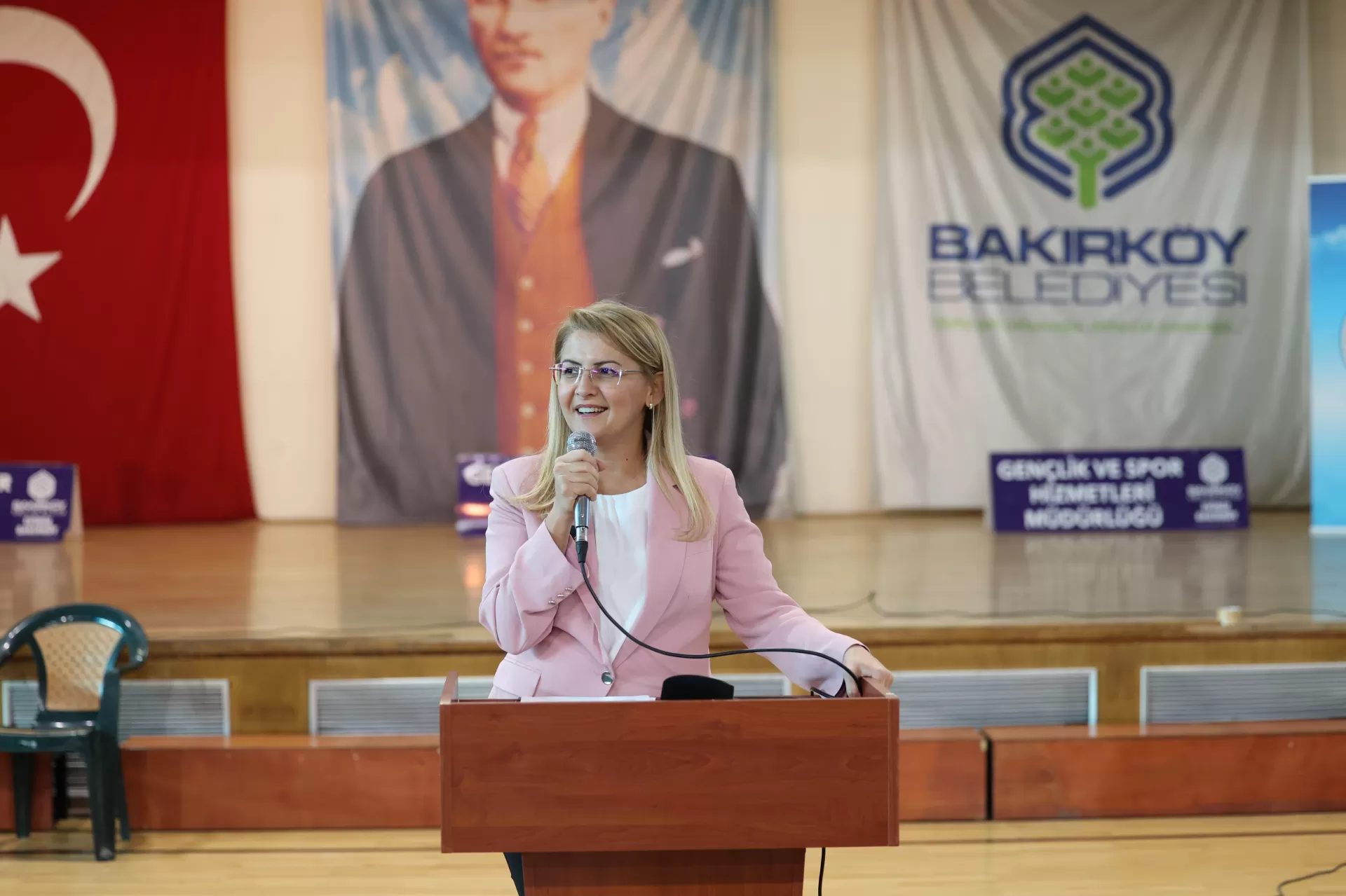 BAKIRKÖY’DE ‘CUMHURİYET BİZİM’ ŞENLİKLERİ BAŞLADI