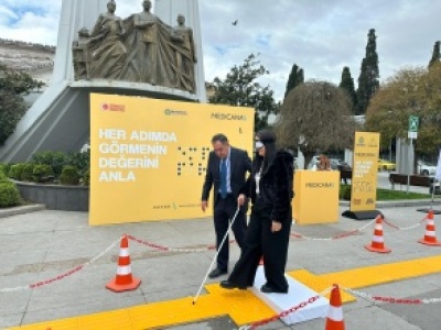 BAKIRKÖY’DE GÖRME ENGELLİLERLE EMPATİ DENEYİMİ