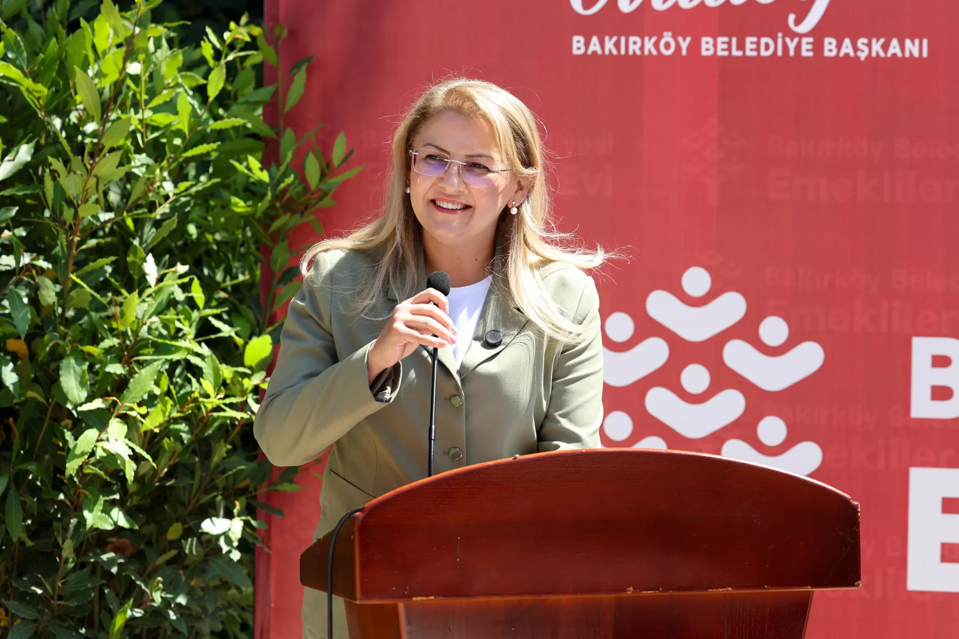 BAKIRKÖY BELEDİYESİ EMEKLİLER EVİ AÇILDI