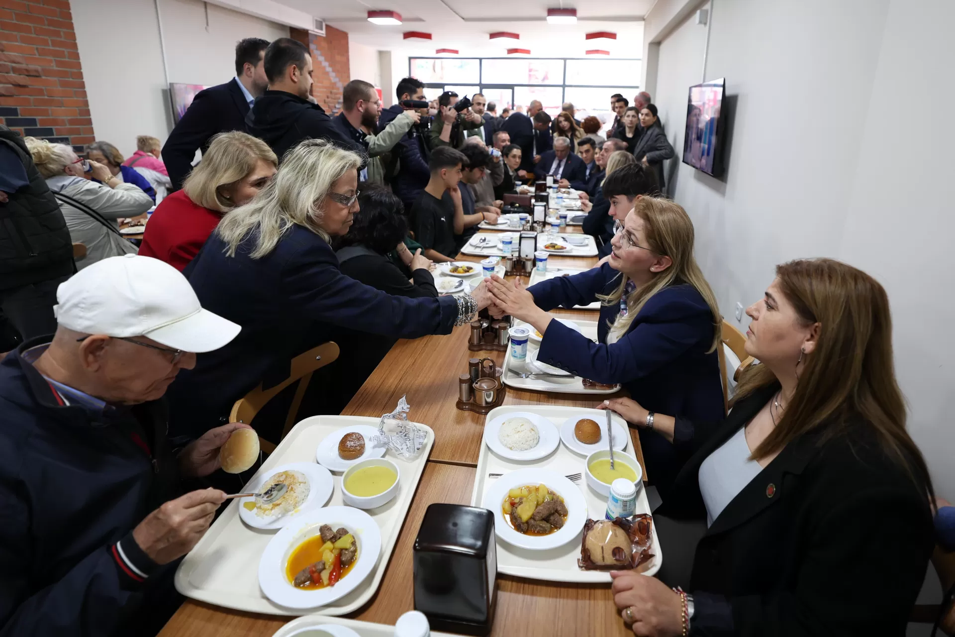 BAKIRKÖY’ÜN İLK KENT LOKANTASI AÇILDI!