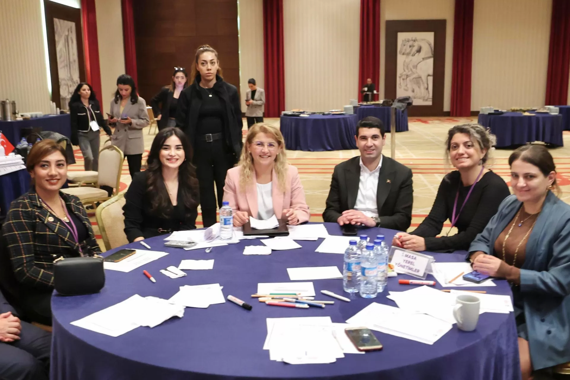 BAŞKAN OVALIOĞLU: “HER KADININ GÜÇLÜ, GÜVENDE VE EŞİT OLDUĞU BİR DÜNYA KURMAYA KARARLIYIZ”