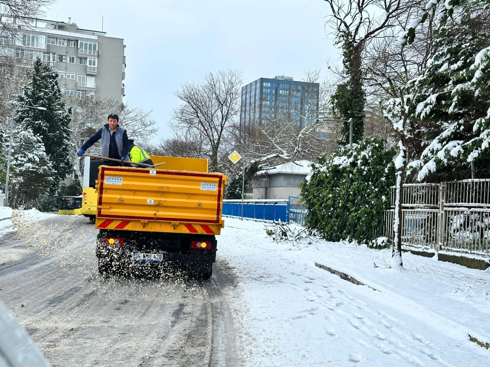 BAKIRKÖY’DE KAR SEFERBERLİĞİ