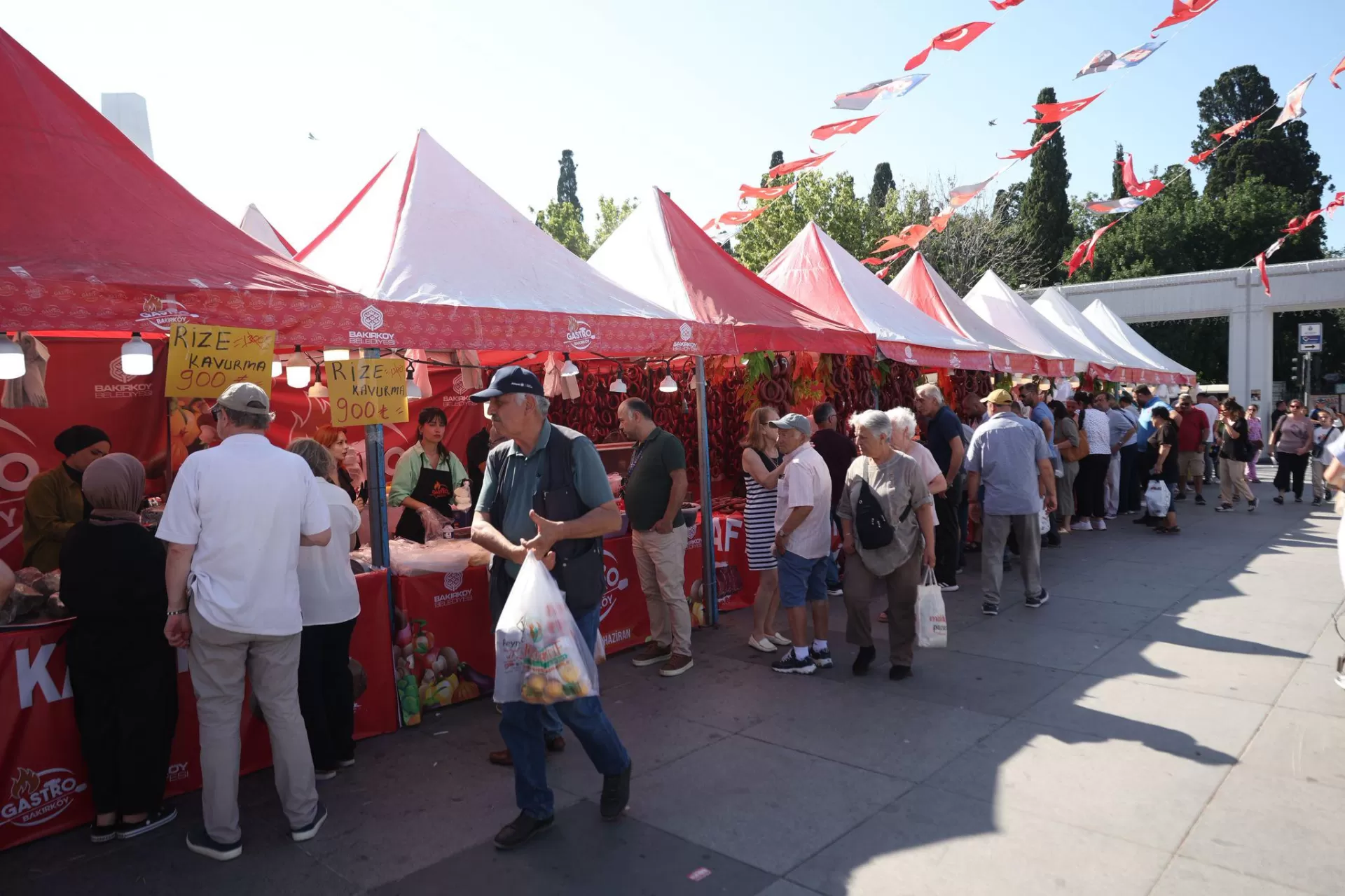 LEZZET ŞÖLENİ GASTRO BAKIRKÖY BAŞLADI