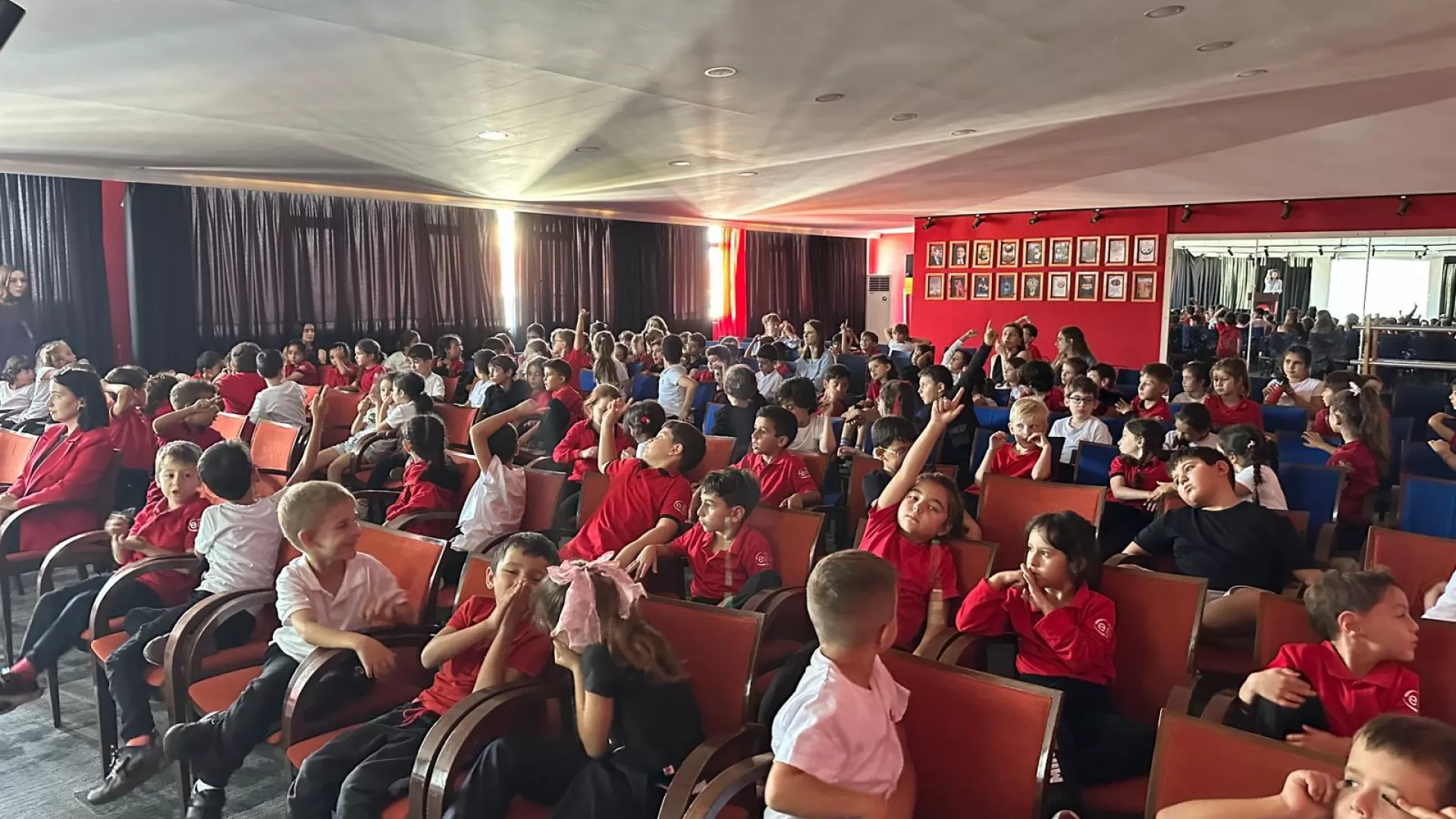 BAKIRKÖY BELEDİYESİ’NDEN ÖĞRENCİLERE “AKRAN ZORBALIĞI” EĞİTİMİ