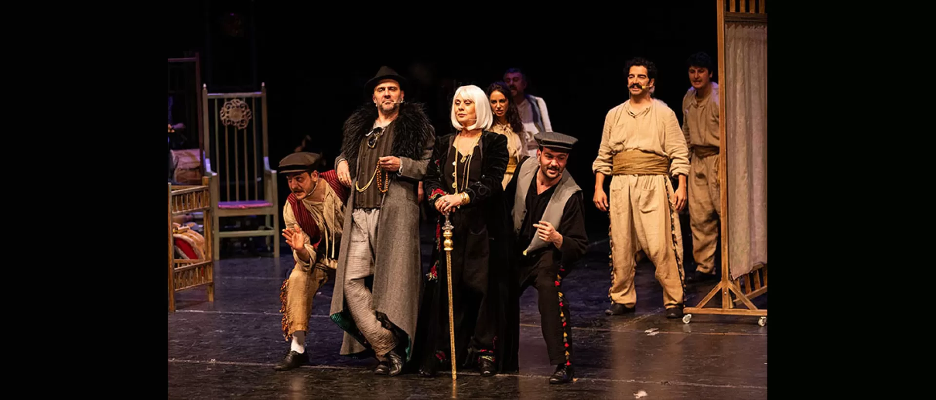 ''Eşeğin Gölgesi' Oyunu Bakırköy Belediye Tiyatroları Yeni Sezonda Gösterime Başladı