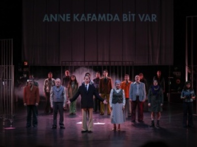 Tarık Akan’ın hayatı tiyatro sahnesinde