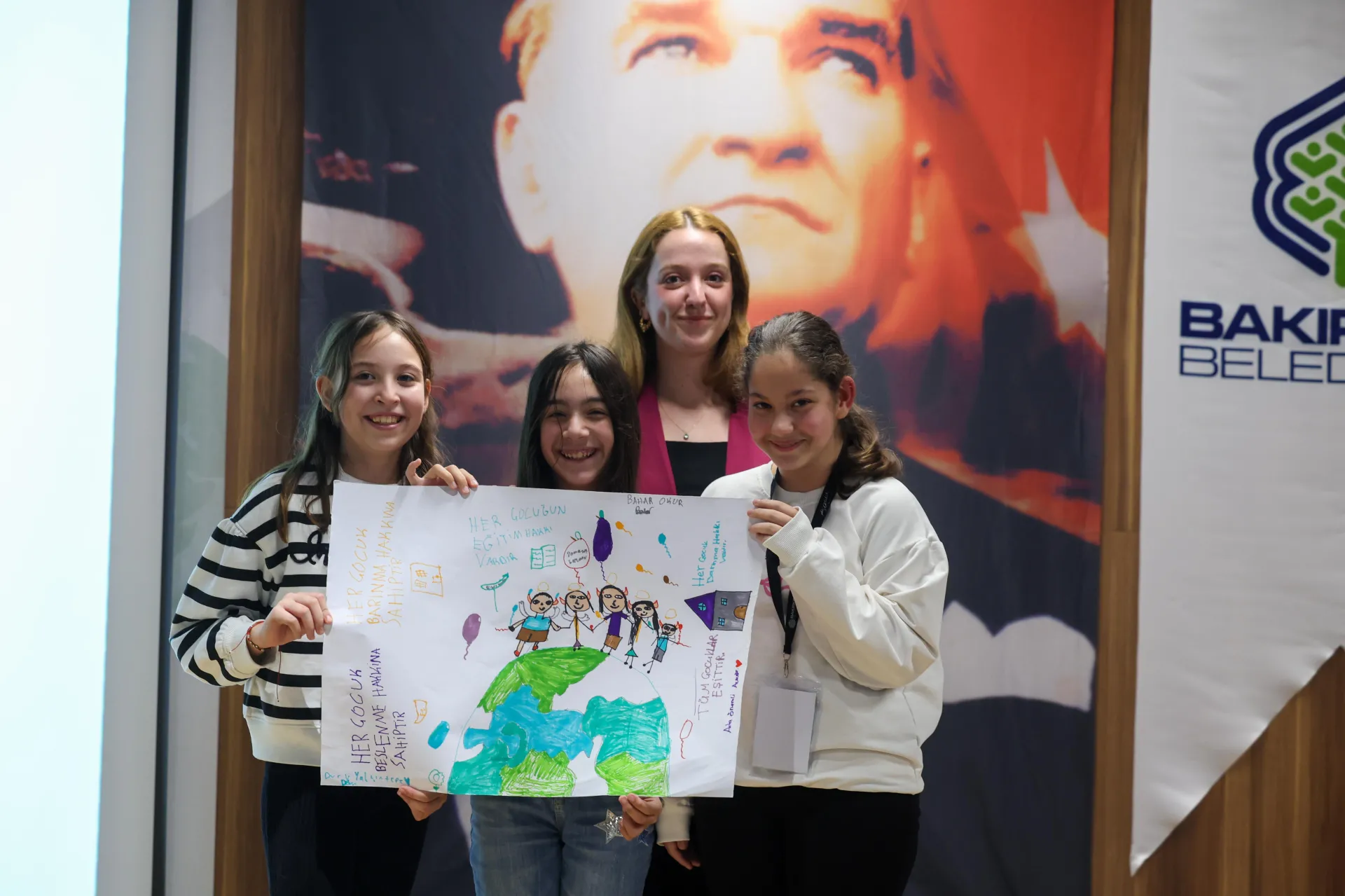 BAKIRKÖY’ÜN MİNİK MECLİS ÜYELERİ “YUVARLAK MASA”DA TOPLANDI