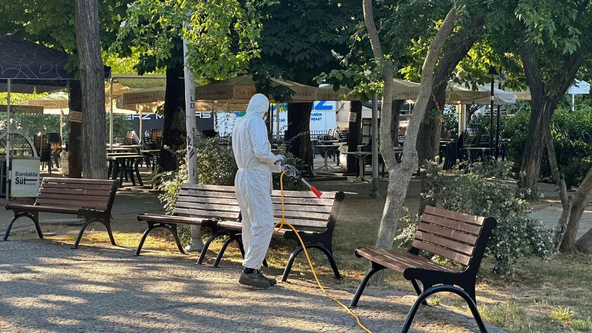BAKIRKÖY’DE ZARARLILARA KARŞI İLAÇLAMA SEFERBERLİĞİ