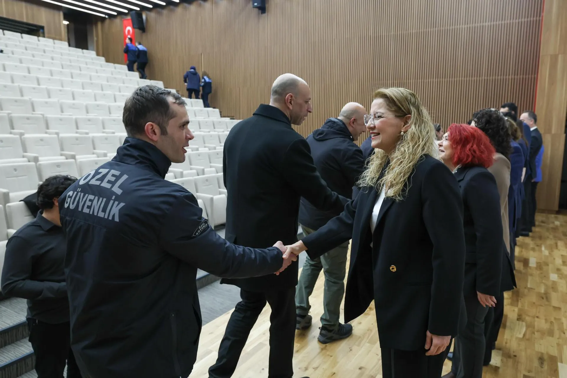 BAŞKAN OVALIOĞLU PERSONELİYLE BAYRAMLAŞTI