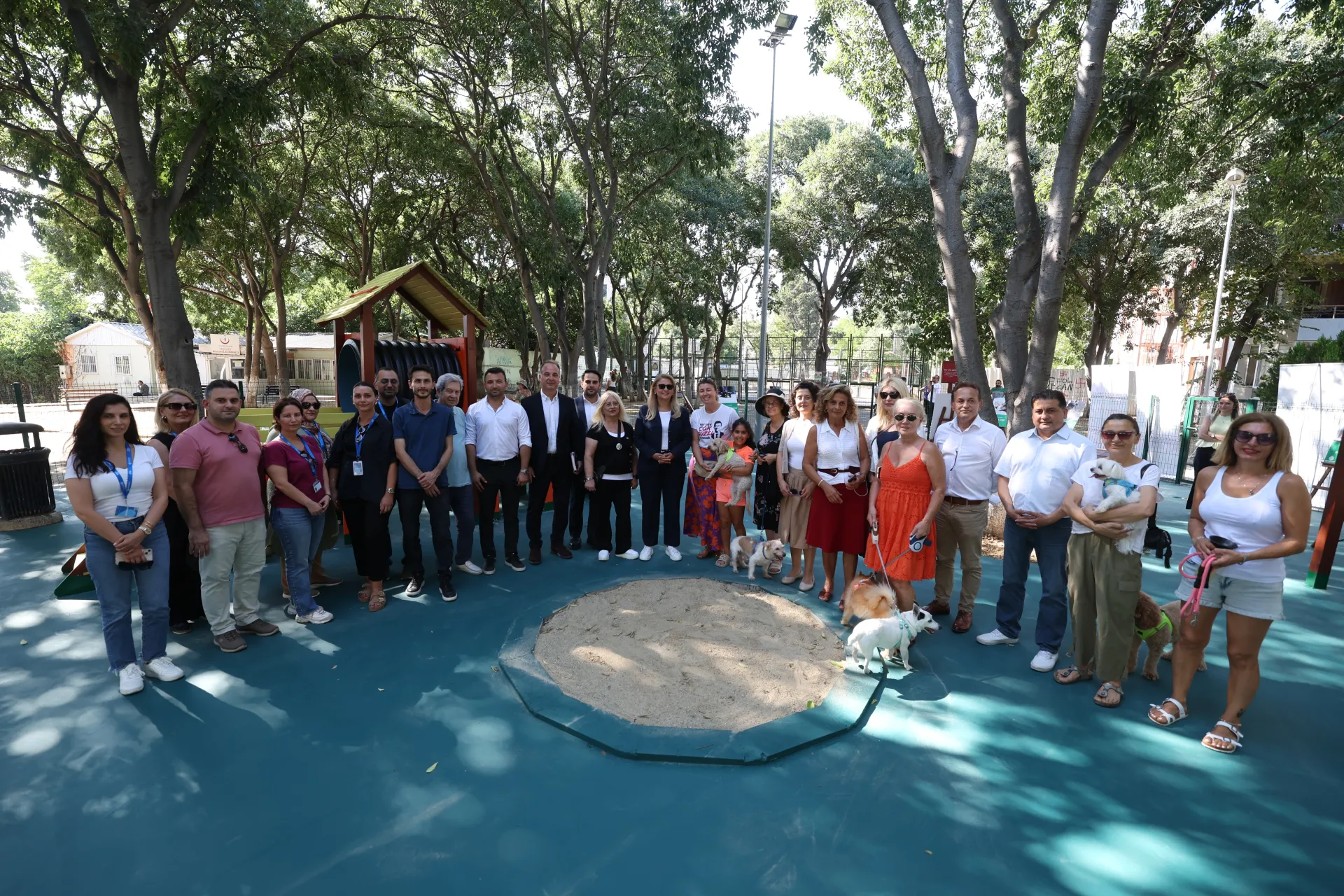 BAKIRKÖY BELEDİYESİ’NDEN YEŞİL ALANLARDA BÜYÜK DÖNÜŞÜM