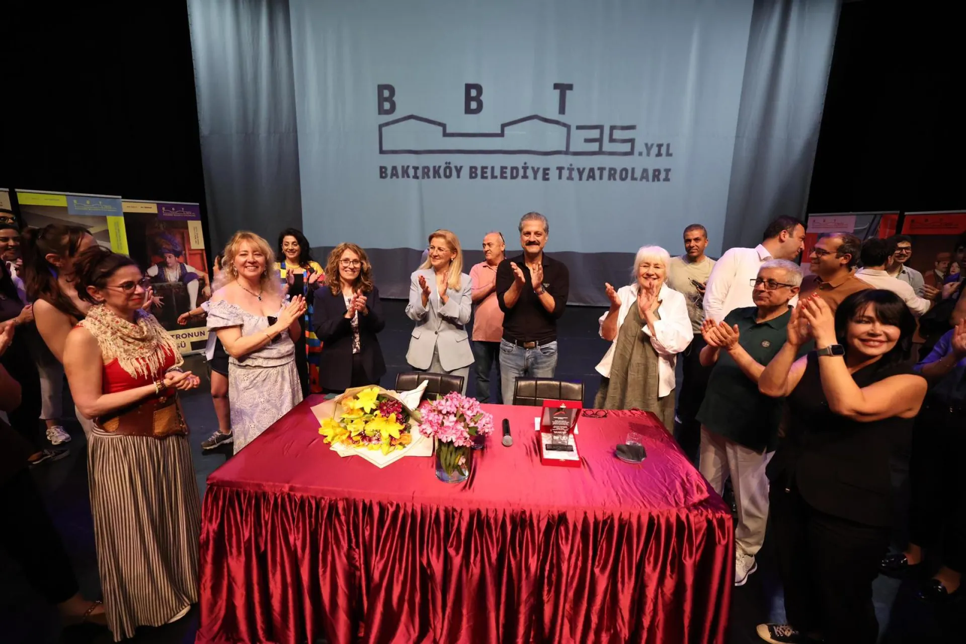 ​BAKIRKÖY BELEDİYE TİYATROLARI’NDAN BÜYÜK BAŞARI