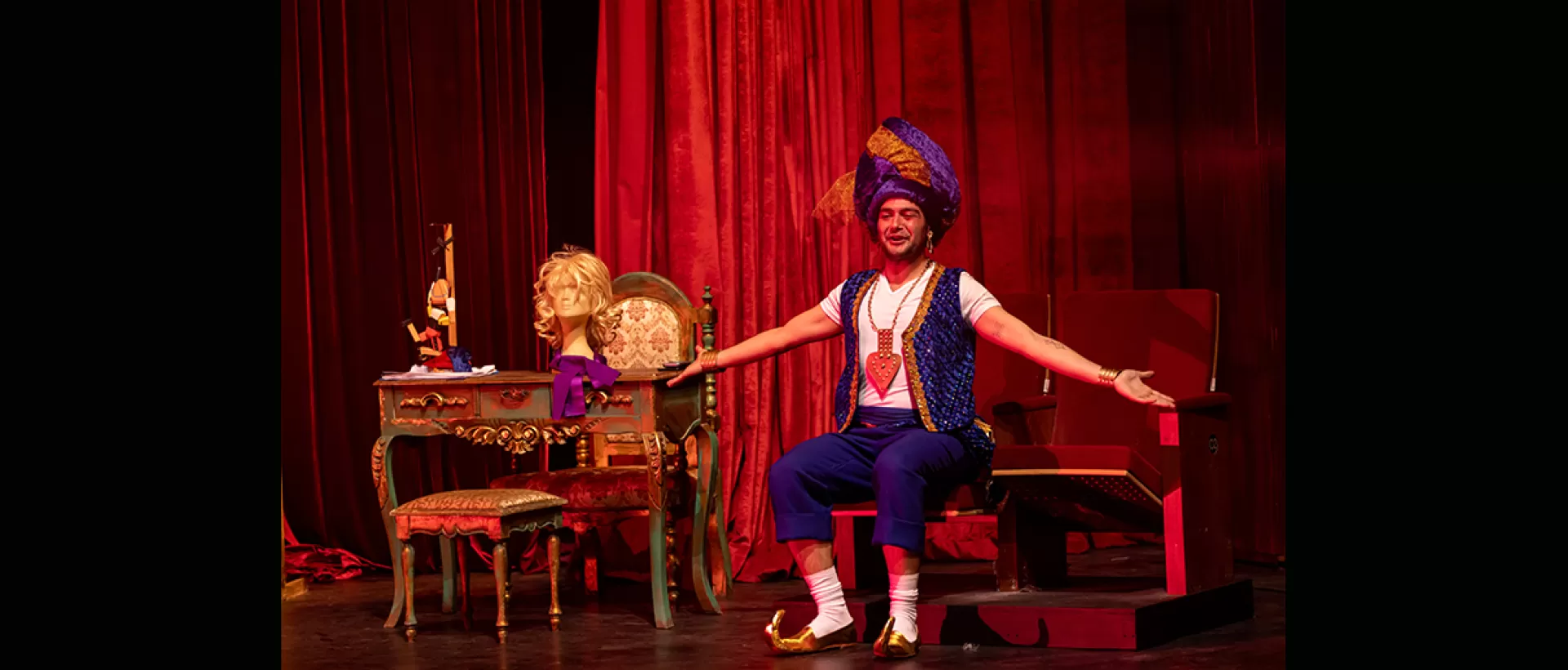 ''Tiyatronun Büyüsü'' Oyunu Bakırköy Belediye Tiyatroları Yeni Sezonda Gösterime Başladı