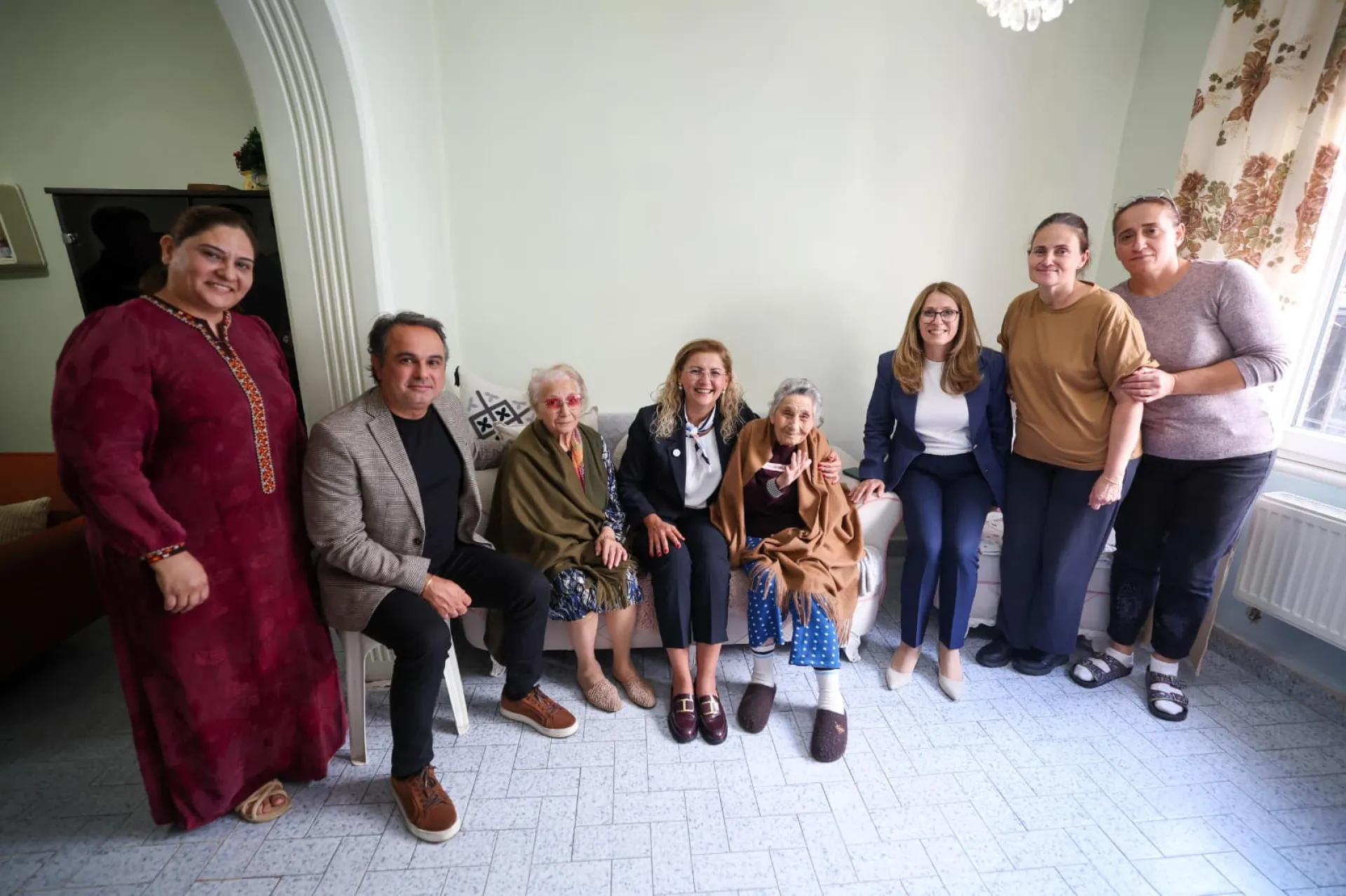 BAŞKAN OVALIOĞLU BAKIRKÖY’ÜN ÇINARLARINI ZİYARET ETTİ