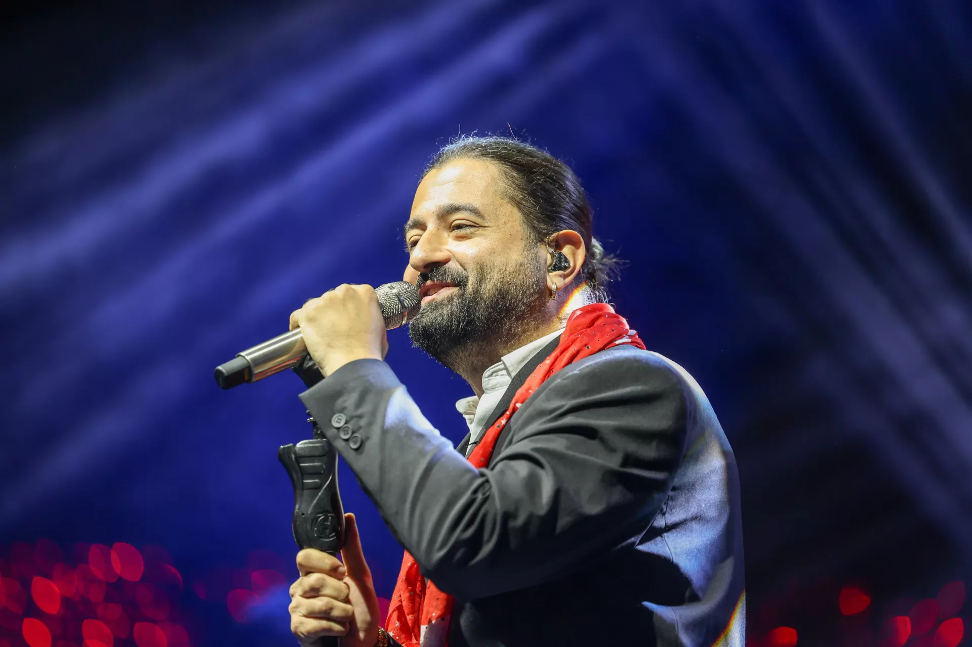 BAKIRKÖY’DE CUMHURİYET COŞKUSU KORAY AVCI KONSERİ İLE TAÇLANDI