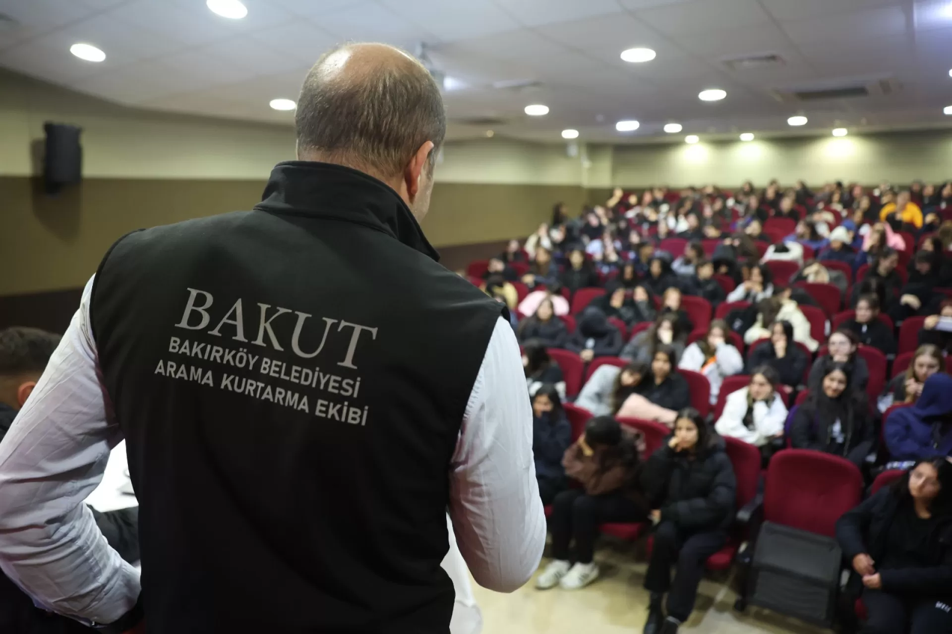 BAKIRKÖY BELEDİYESİ AFET GÖNÜLLÜLERİ ARIYOR
