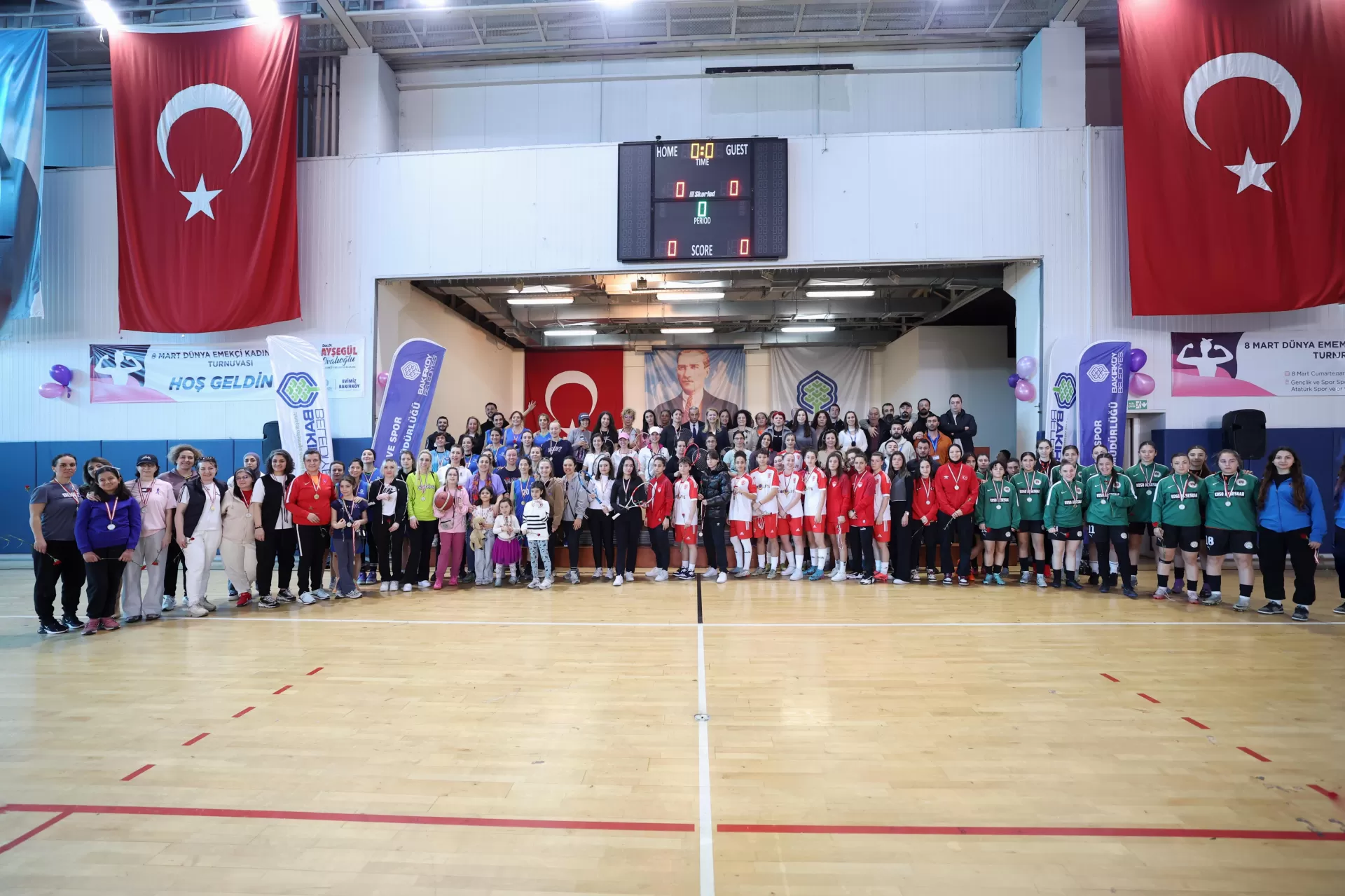 BAKIRKÖY’DE DÜNYA EMEKÇİ KADINLAR GÜNÜ TURNUVASI DÜZENLENDİ