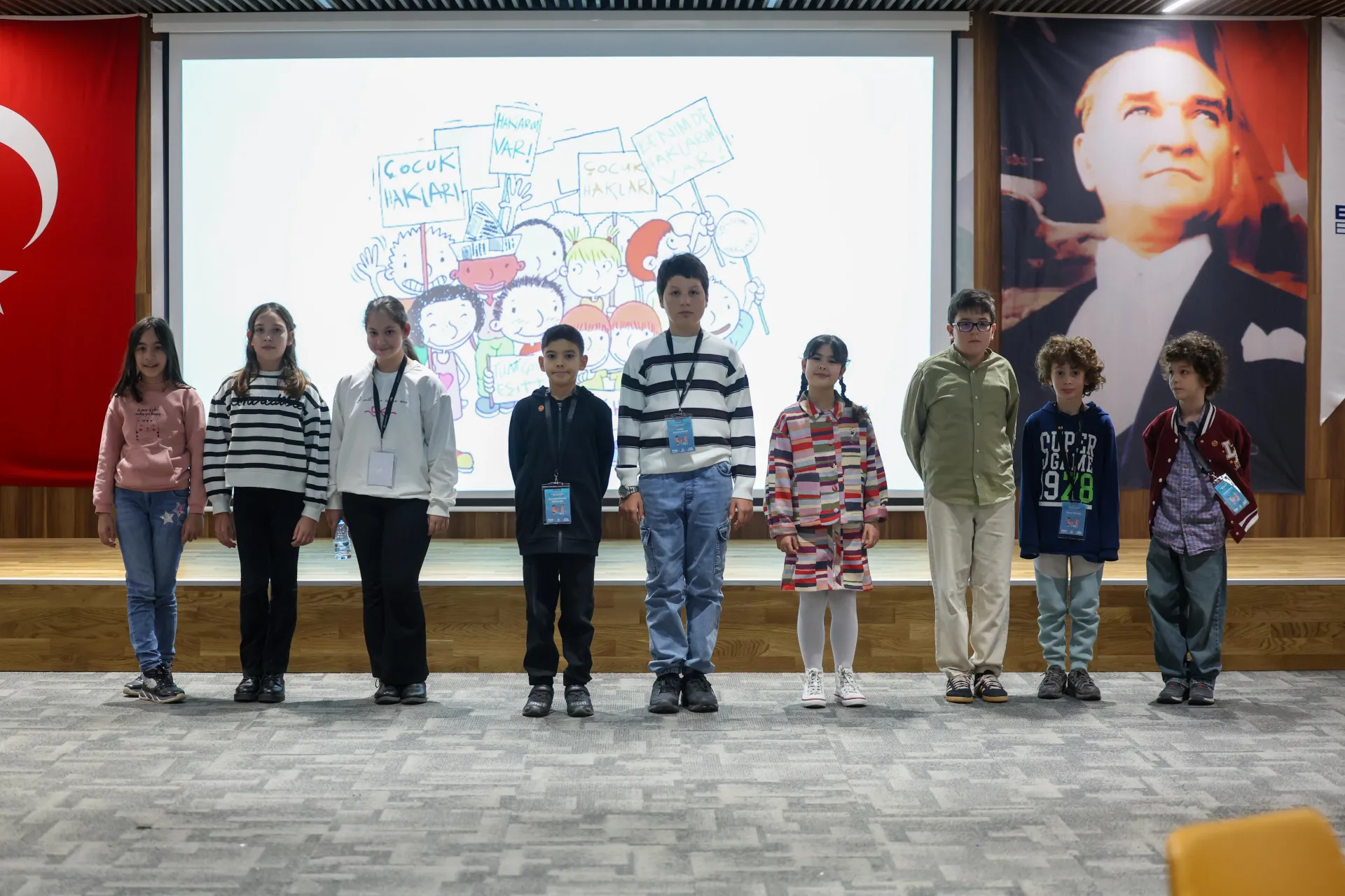 BAKIRKÖY’ÜN MİNİK MECLİS ÜYELERİ “YUVARLAK MASA”DA TOPLANDI