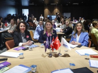 BAKIRKÖY’DE “KADINLAR İÇİN GÜVENLİ YAŞAM ÇALIŞTAYI” DÜZENLENDİ