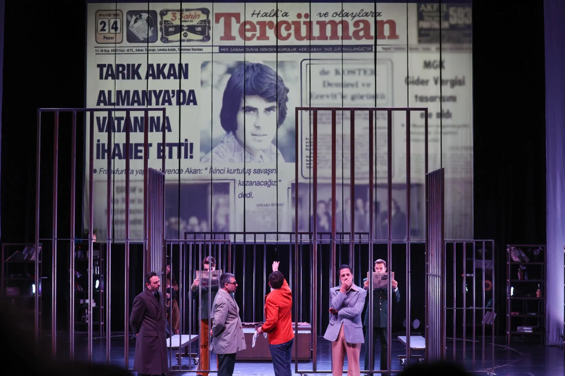 Tarık Akan’ın hayatı tiyatro sahnesinde