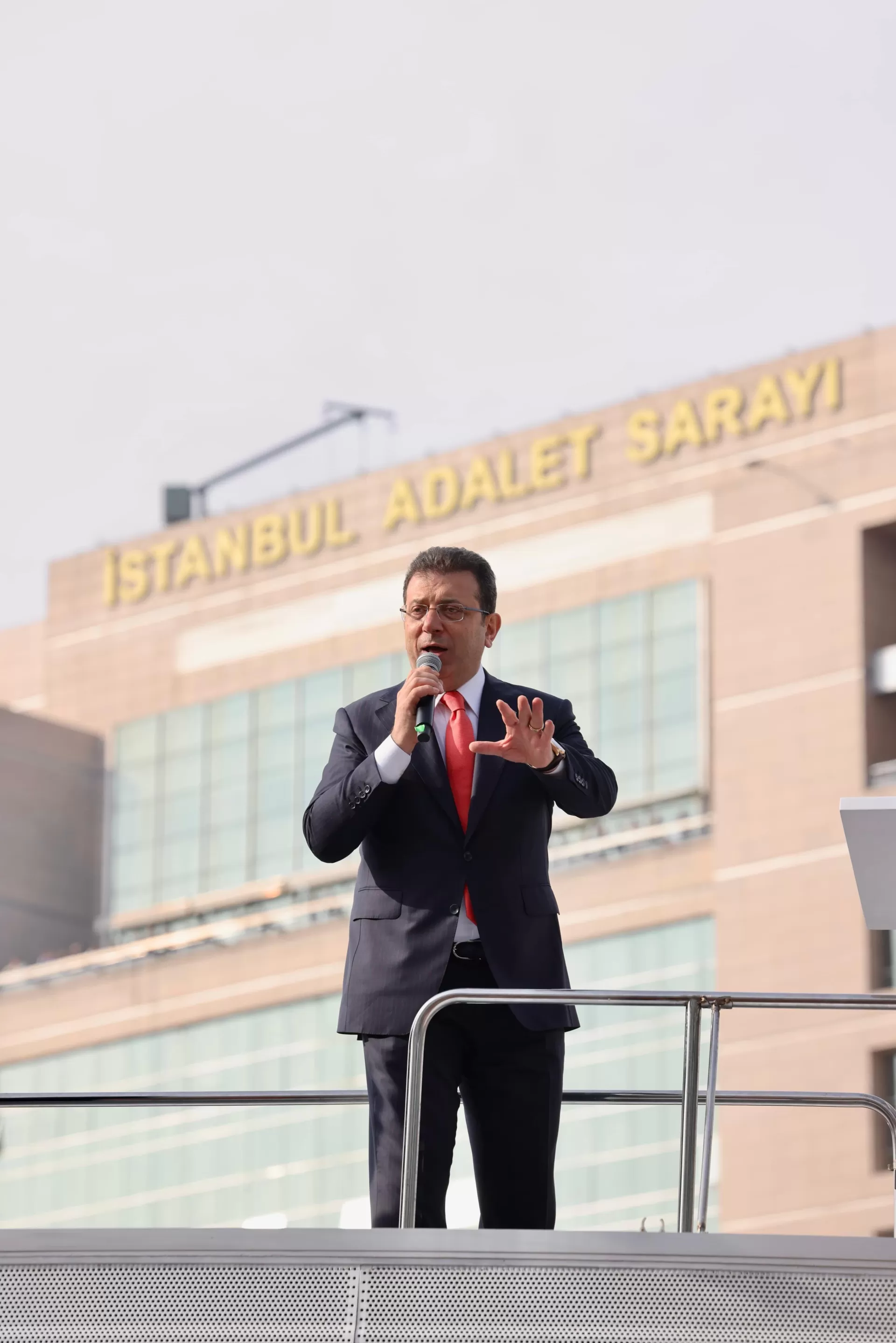 BAKIRKÖY BELEDİYE BAŞKANI OVALIOĞLU’NDAN İMAMOĞLUNA DESTEK