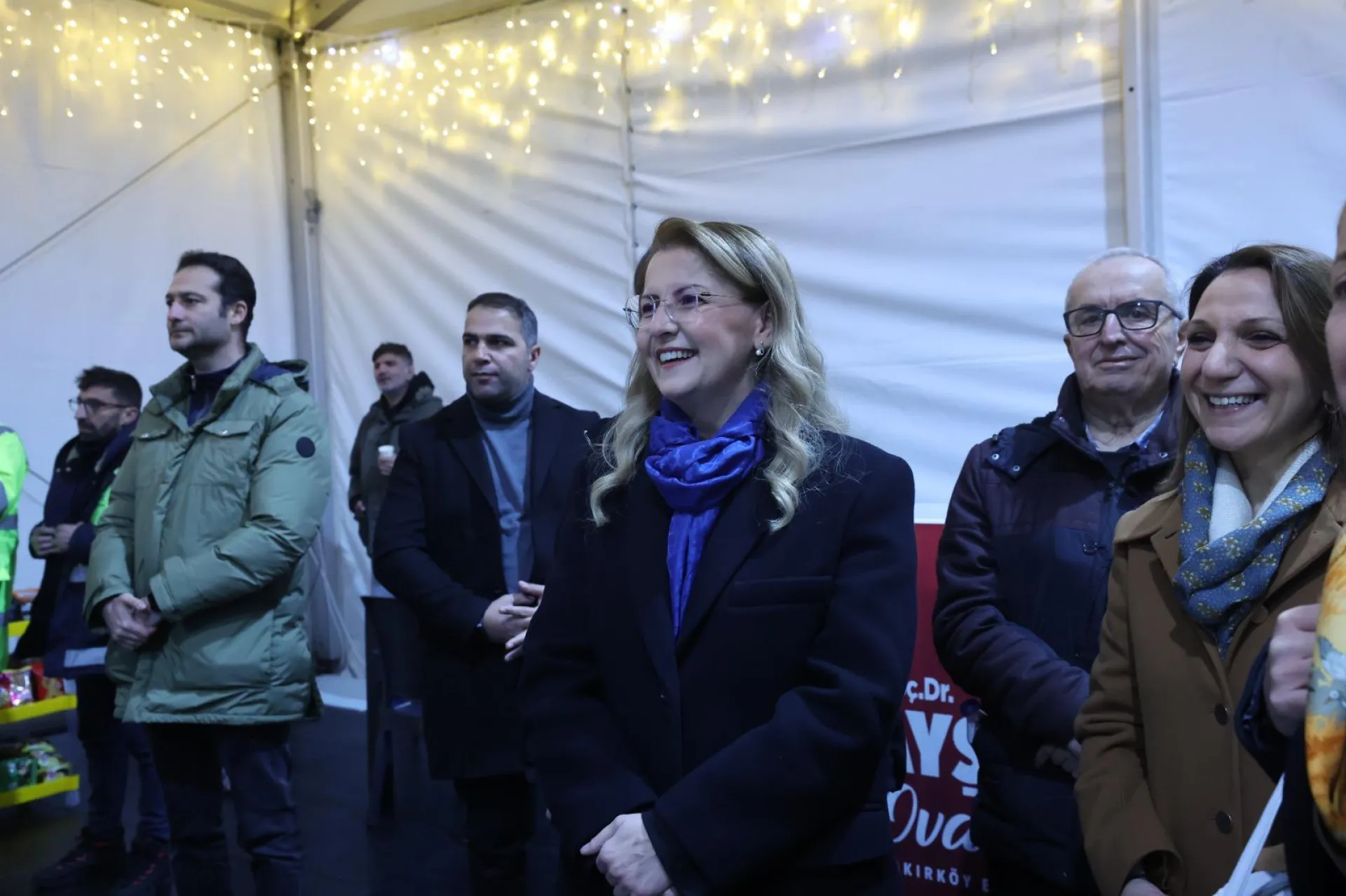 YARIYIL TATİLİNİN GÖZDESİ BAKIRKÖY BELEDİYESİ BUZ PİSTİ