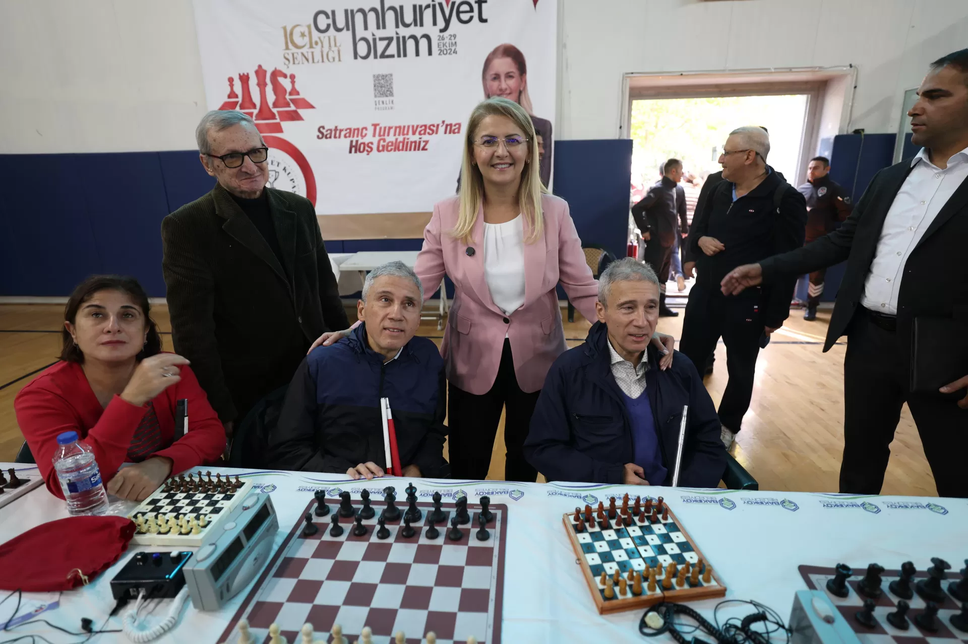 BAKIRKÖY’DE ‘CUMHURİYET BİZİM’ ŞENLİKLERİ BAŞLADI