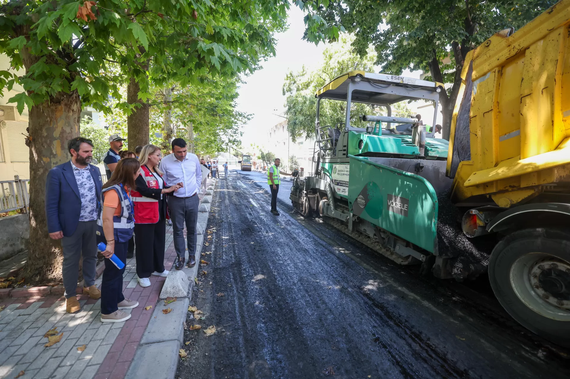 ŞENLİKKÖY'ÜN SOKAKLARI YENİLENİYOR